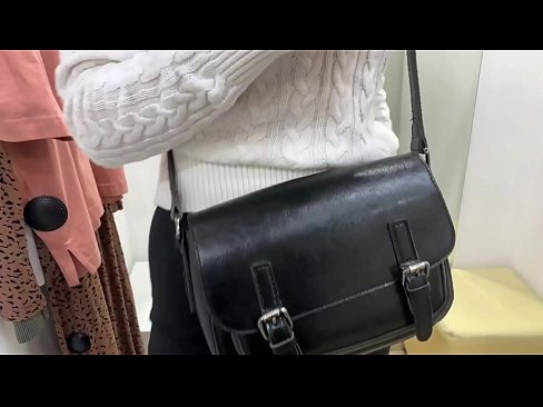 ❤️ Publiekelijke masturbatie van jonge teef FeralBerry met een dildo in de paskamer Fucking at nl.xxxner.ru ﹏